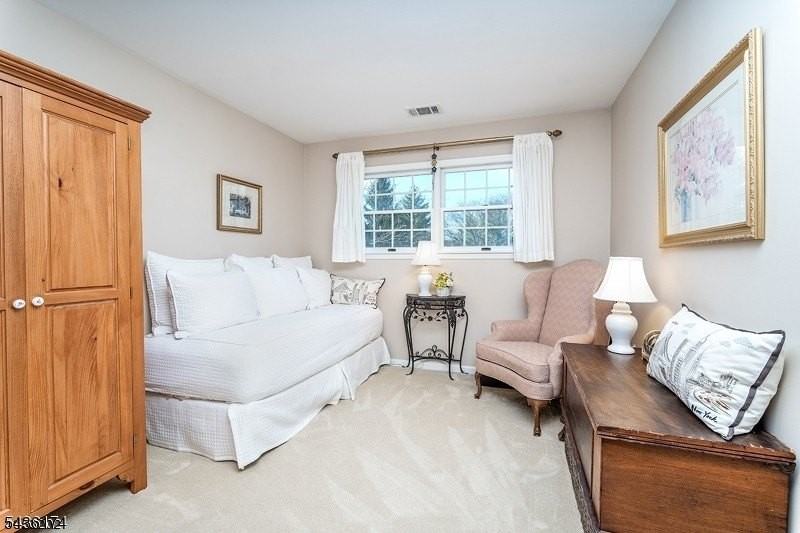 290 Potomac Dr - Photo 6 of 16