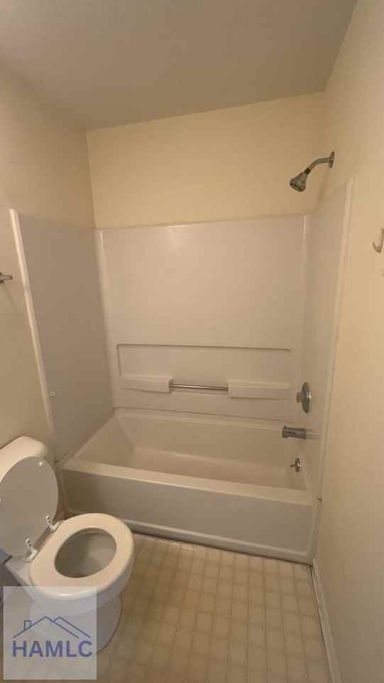 1100 Pineland Ave Apt 8e - Photo 2 of 8