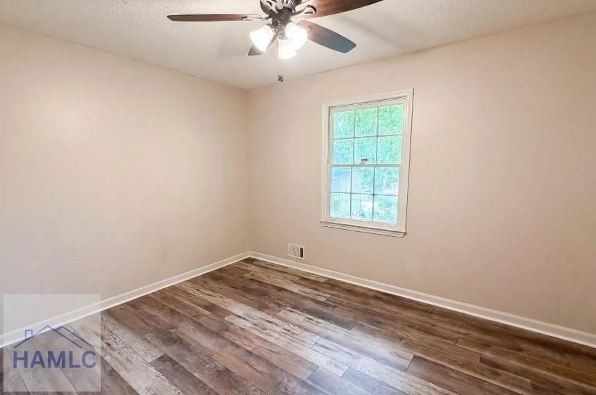 290 Pleasant Dr - Photo 5 of 16
