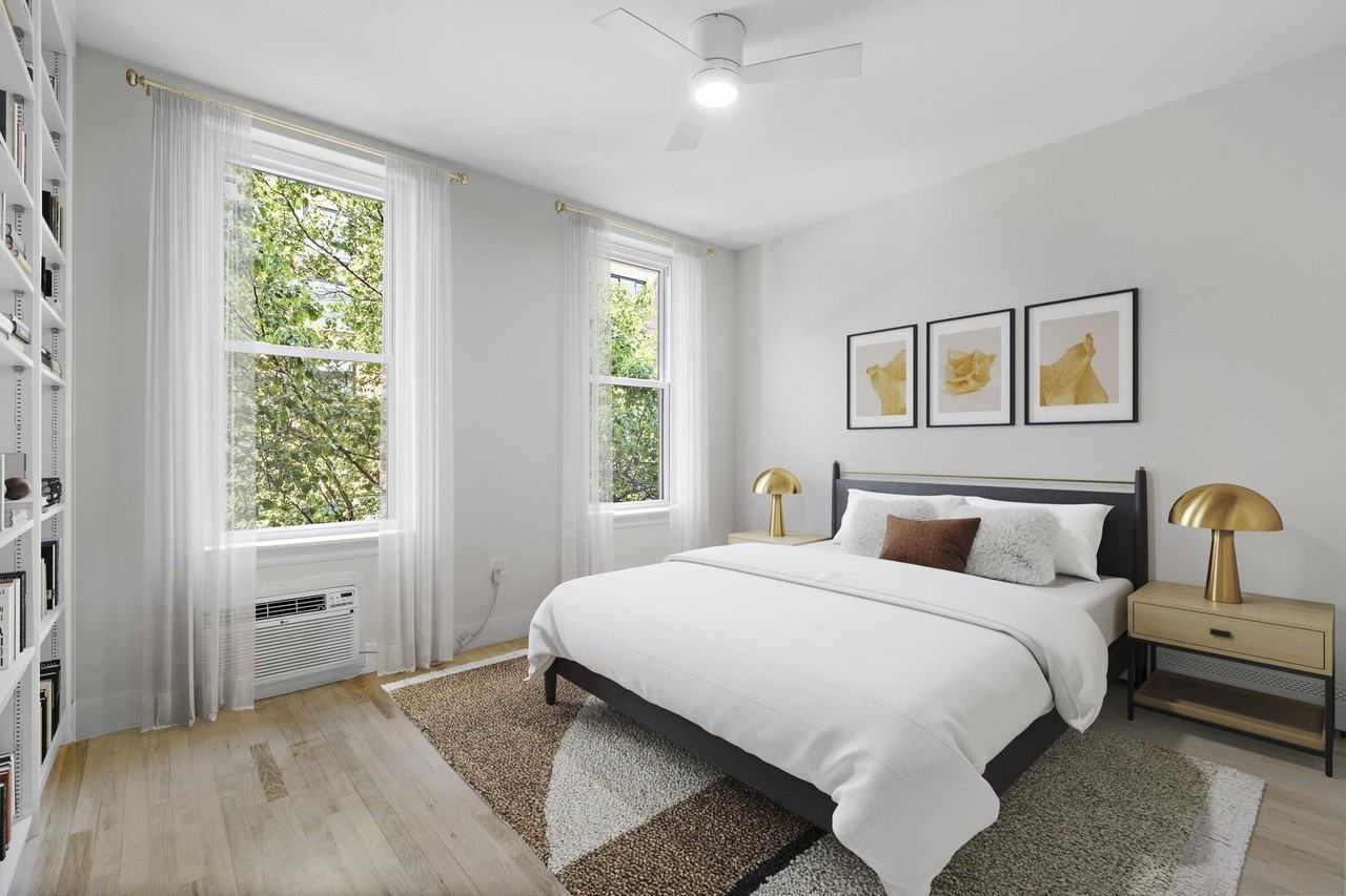 1120 Hudson St #4 - Photo 4 of 17