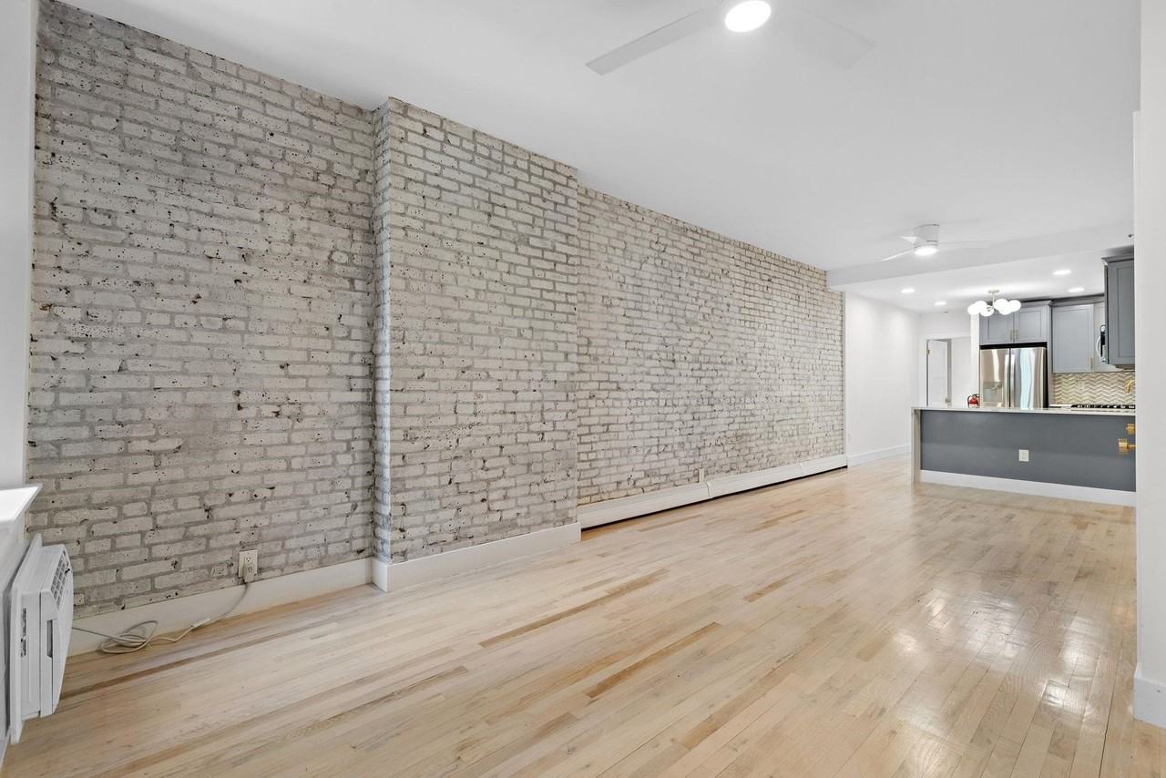 1120 Hudson St #4 - Photo 5 of 17