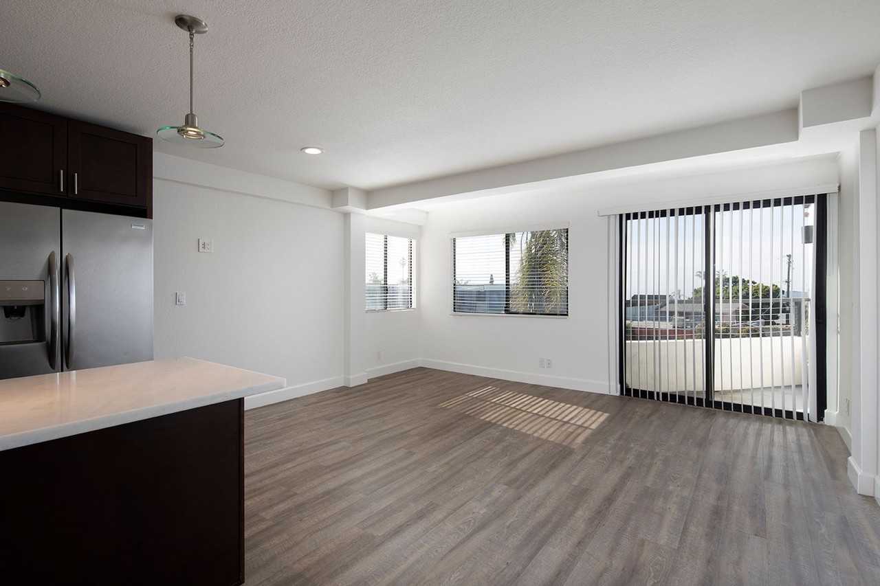 407 Bird Rock Ave - Photo 4 of 19