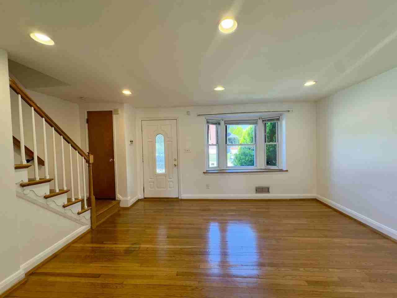 5781 Edgepark Rd - Photo 2 of 22