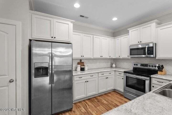 1821 Cambria Dr #B - Photo 4 of 9