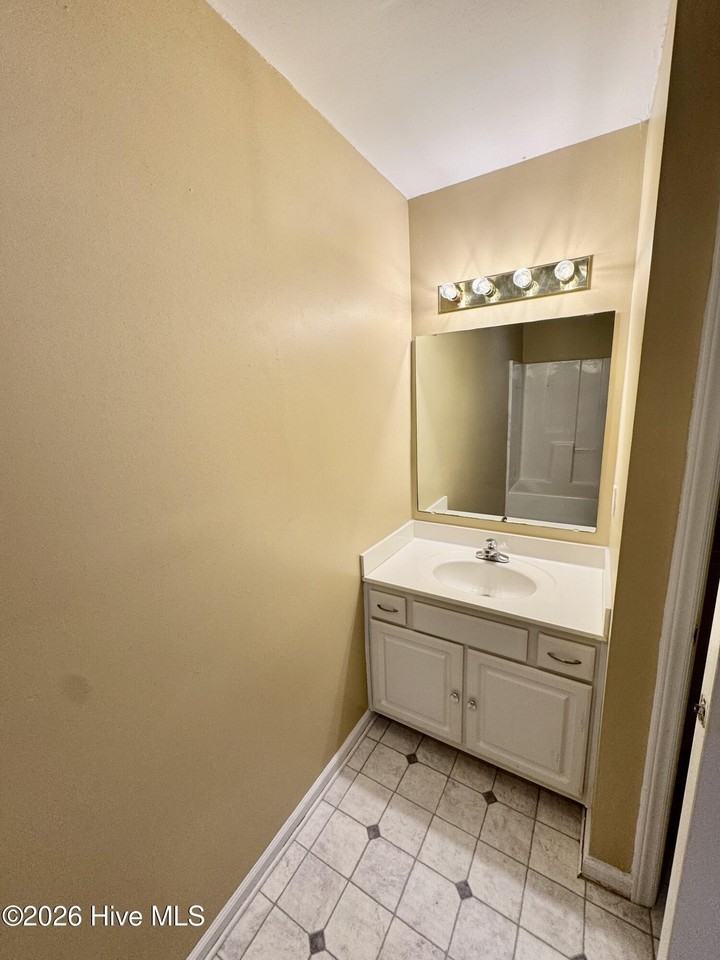 2506B Bluff View Ct #B - Photo 7 of 21