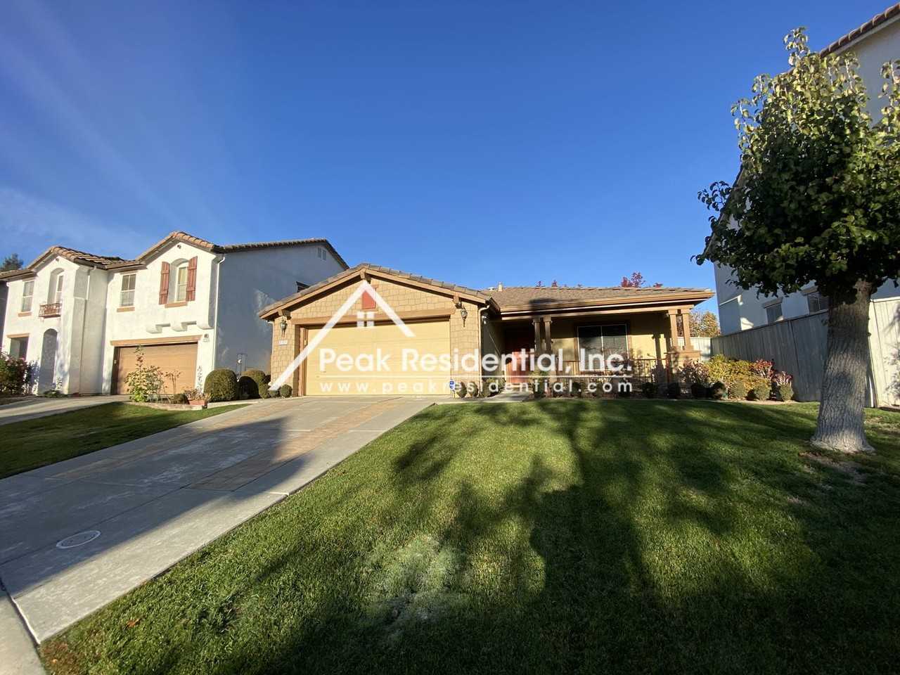 2727 Hinton Cir - Photo 2 of 24