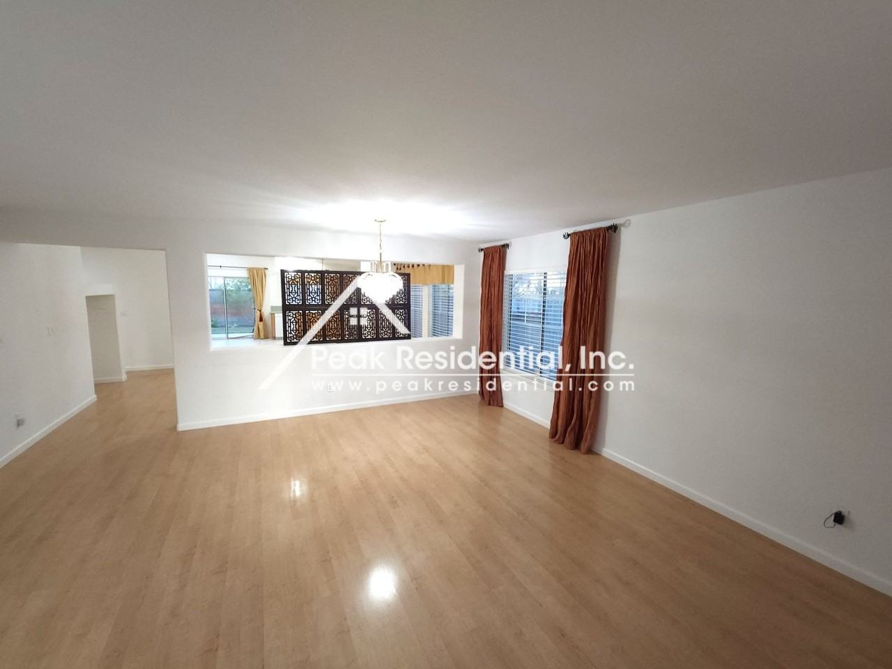 2727 Hinton Cir - Photo 4 of 24