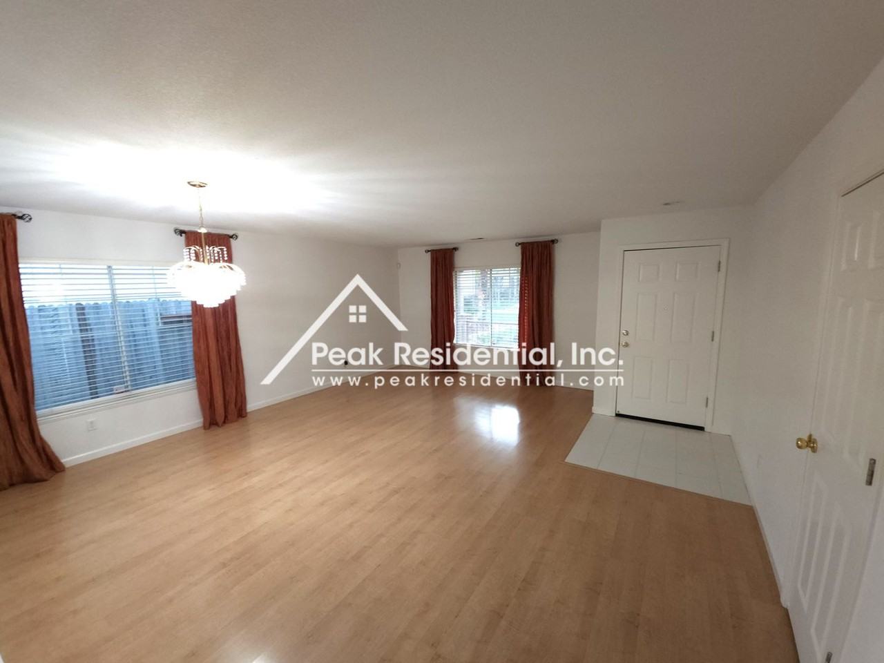 2727 Hinton Cir - Photo 6 of 24