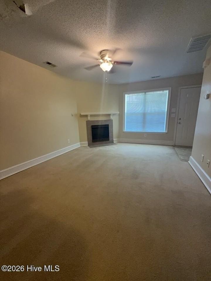 1121 Pueblo Dr - Photo 2 of 15