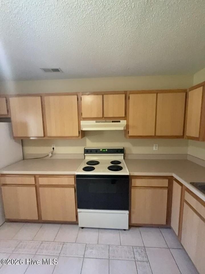 1121 Pueblo Dr - Photo 3 of 15