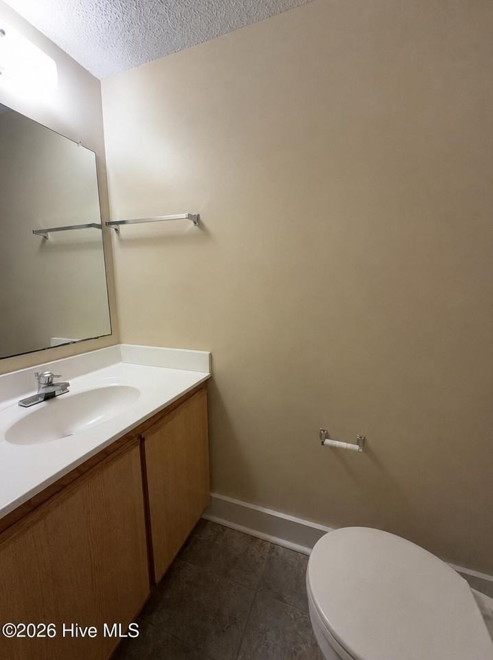 1121 Pueblo Dr - Photo 5 of 15