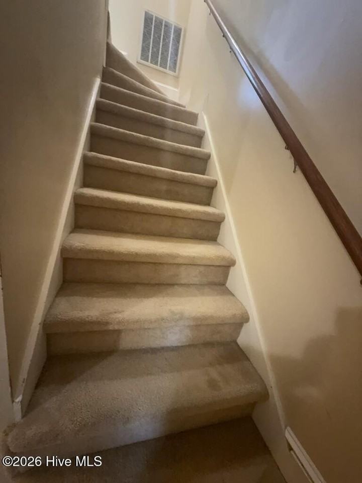 1121 Pueblo Dr - Photo 6 of 15