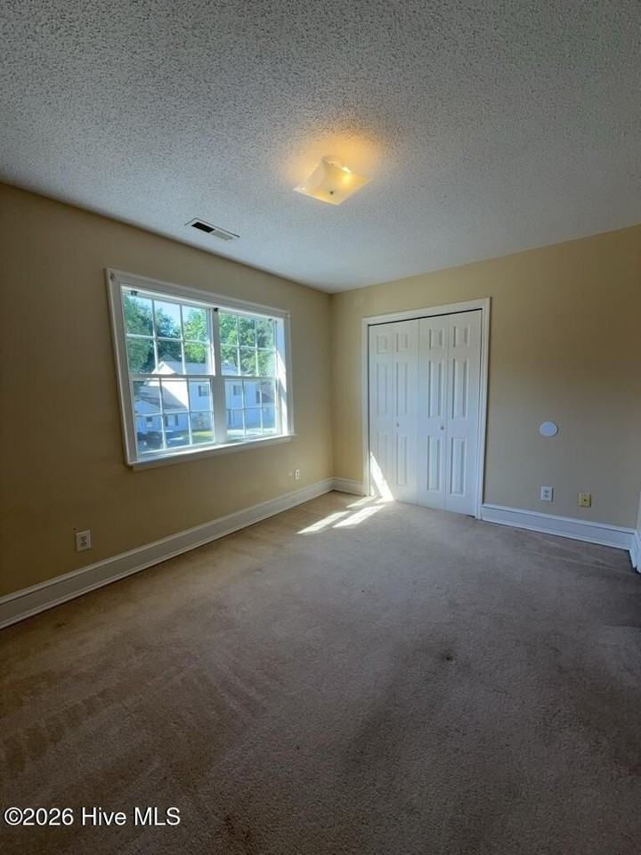 1121 Pueblo Dr - Photo 7 of 15