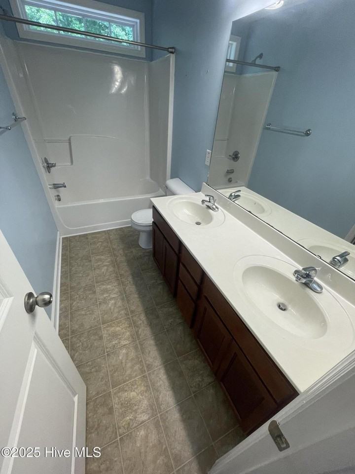 146 Broadleaf Dr - Photo 2 of 15