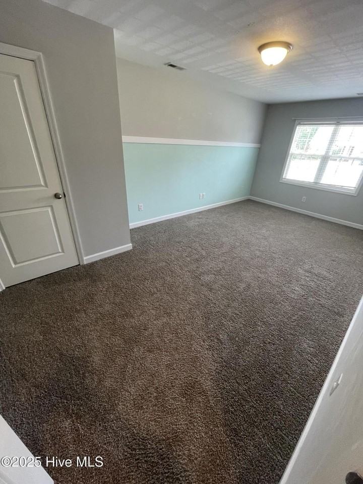 146 Broadleaf Dr - Photo 3 of 15