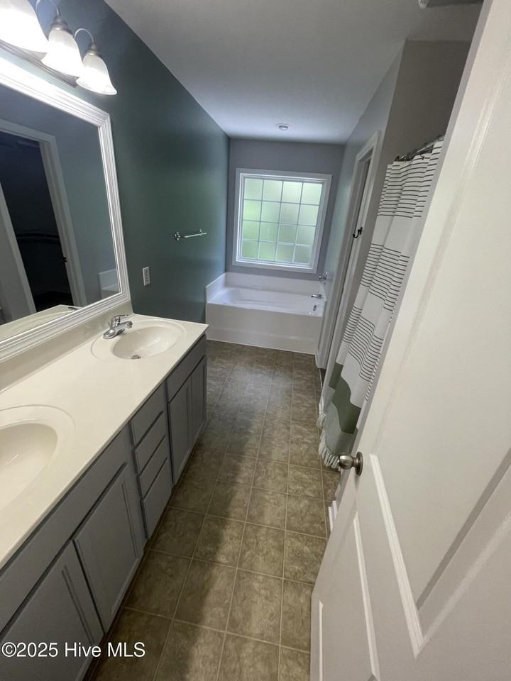 146 Broadleaf Dr - Photo 6 of 15