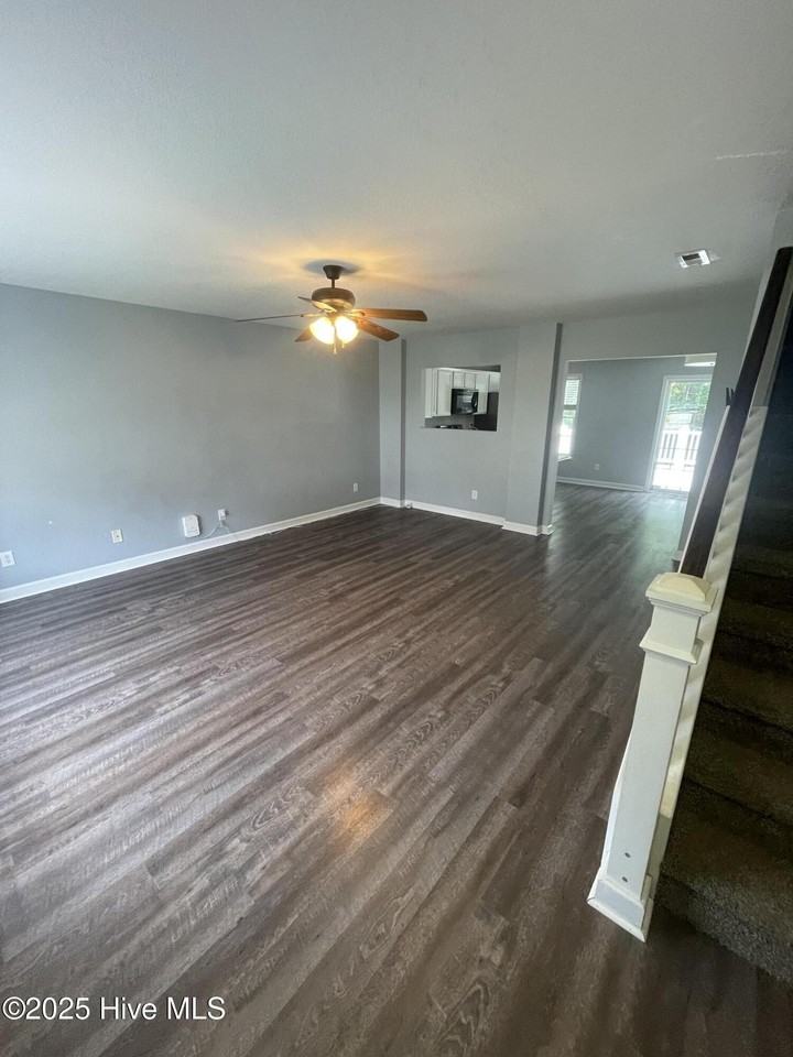 146 Broadleaf Dr - Photo 7 of 15