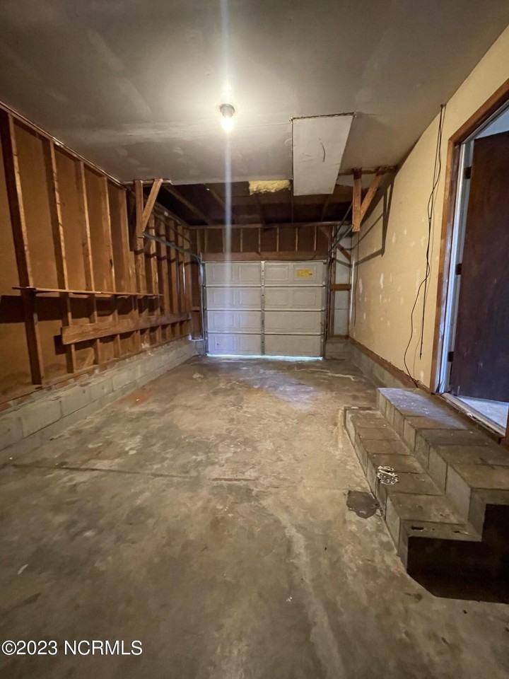1002 Stillwood Cir - Photo 6 of 16