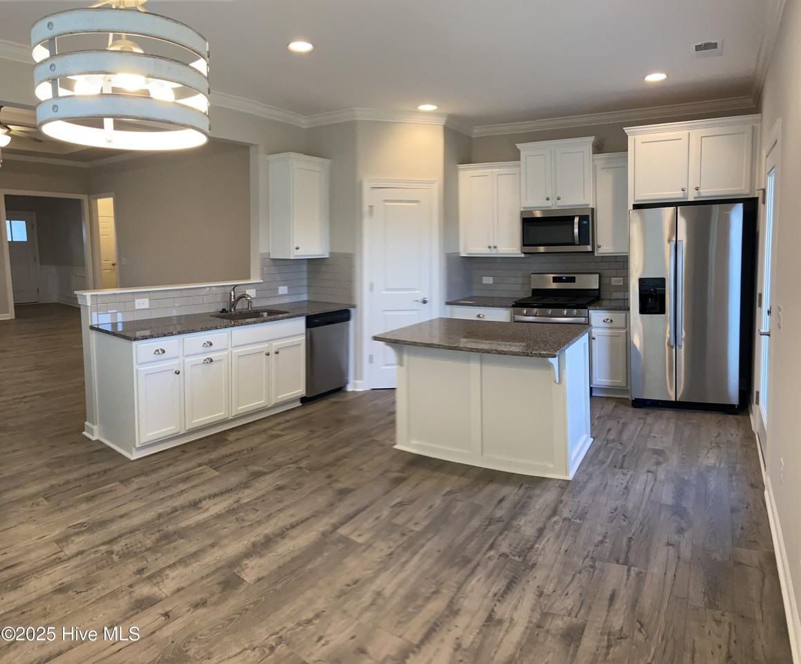 5872 Park W Circle - Photo 7 of 26