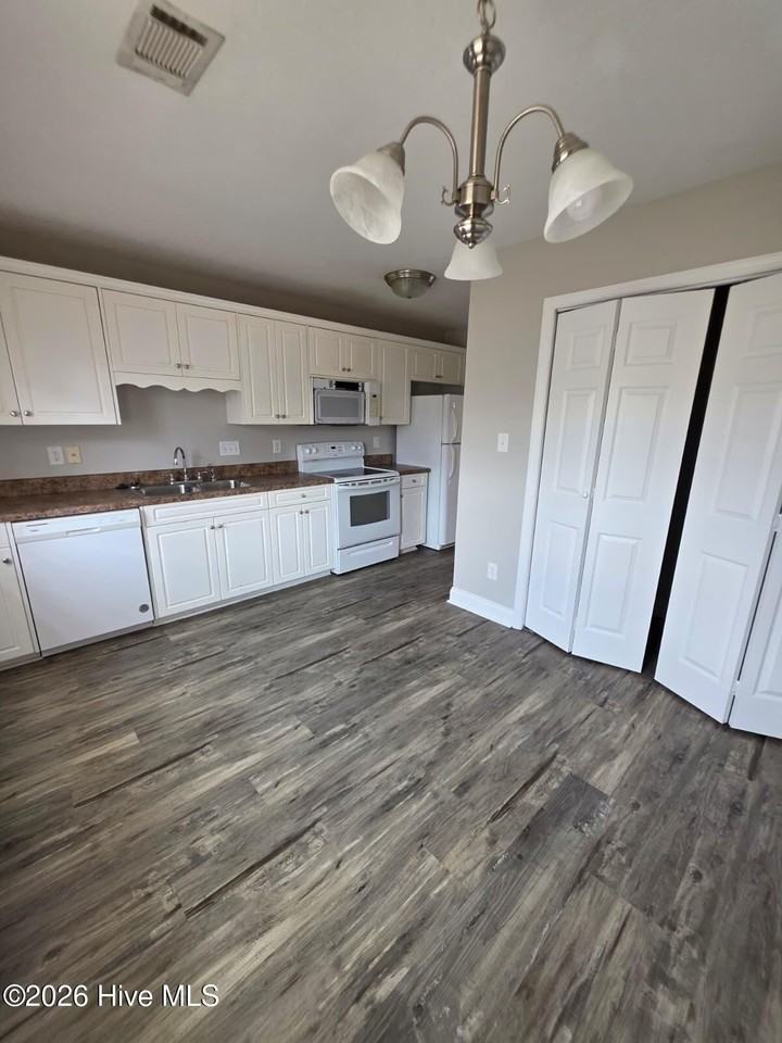 326 Browning Dr - Photo 3 of 8