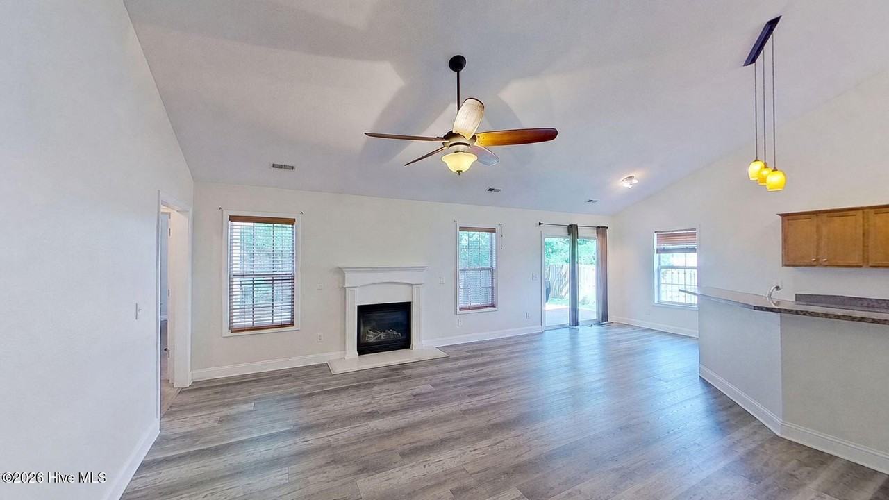 1734 Heatherstone Ln - Photo 2 of 29