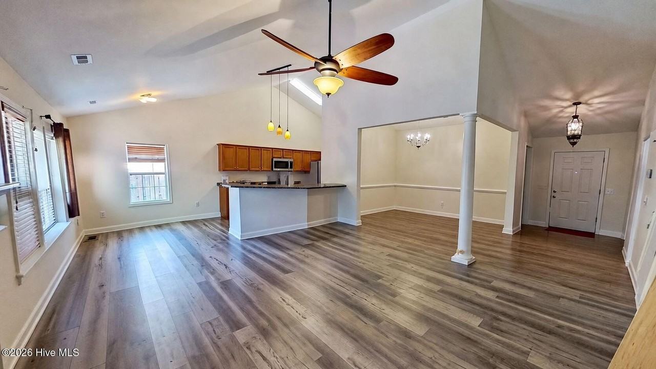 1734 Heatherstone Ln - Photo 3 of 29