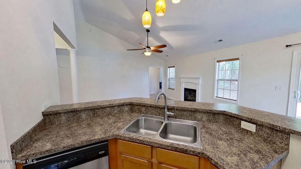 1734 Heatherstone Ln - Photo 7 of 29