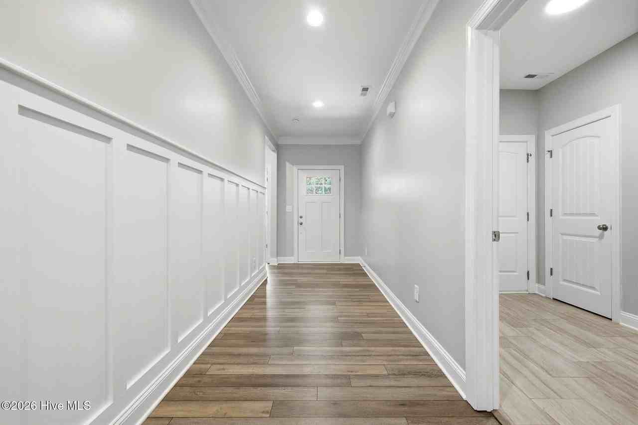 511 Pondpine Ln - Photo 3 of 50