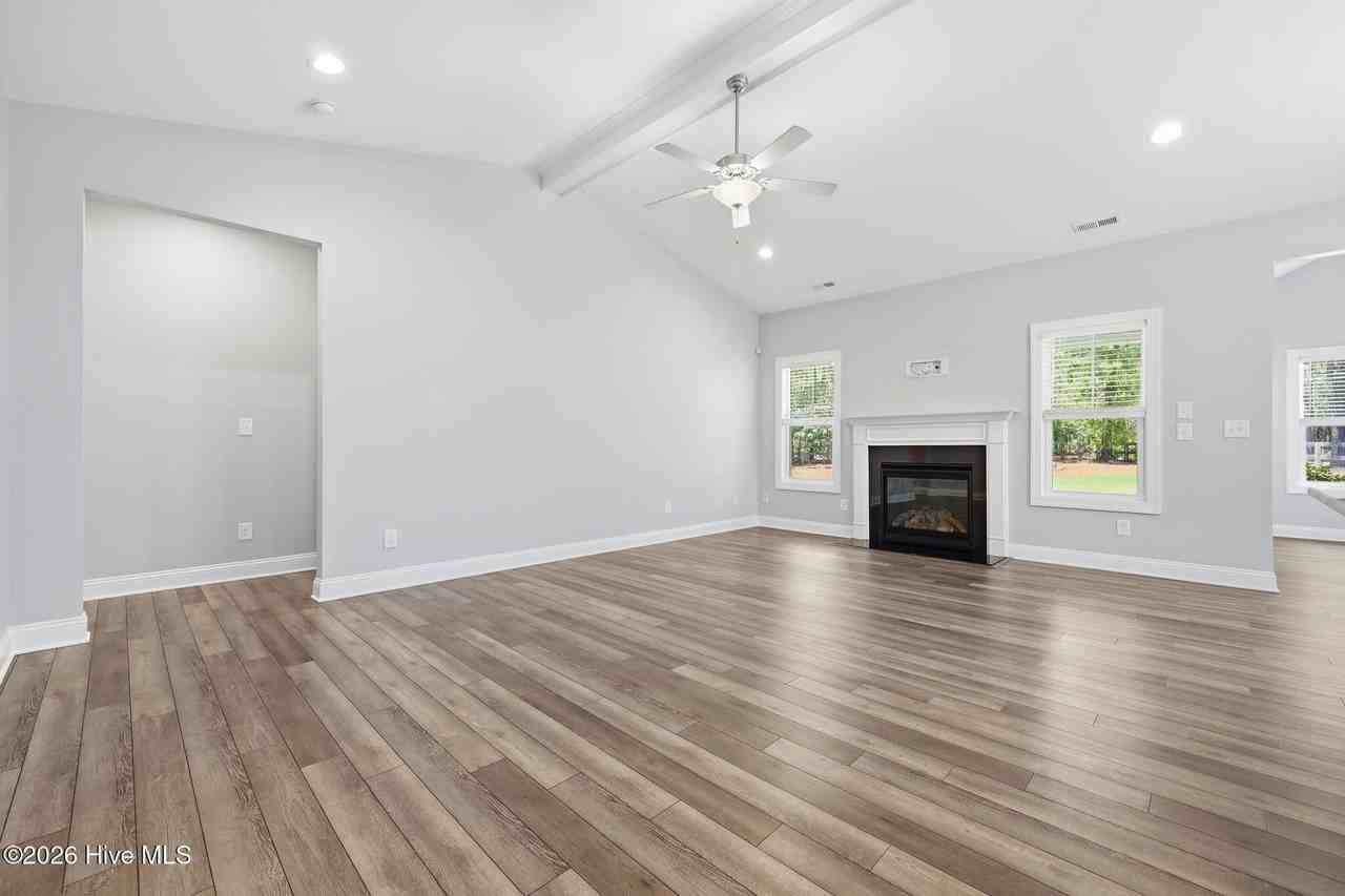 511 Pondpine Ln - Photo 4 of 50