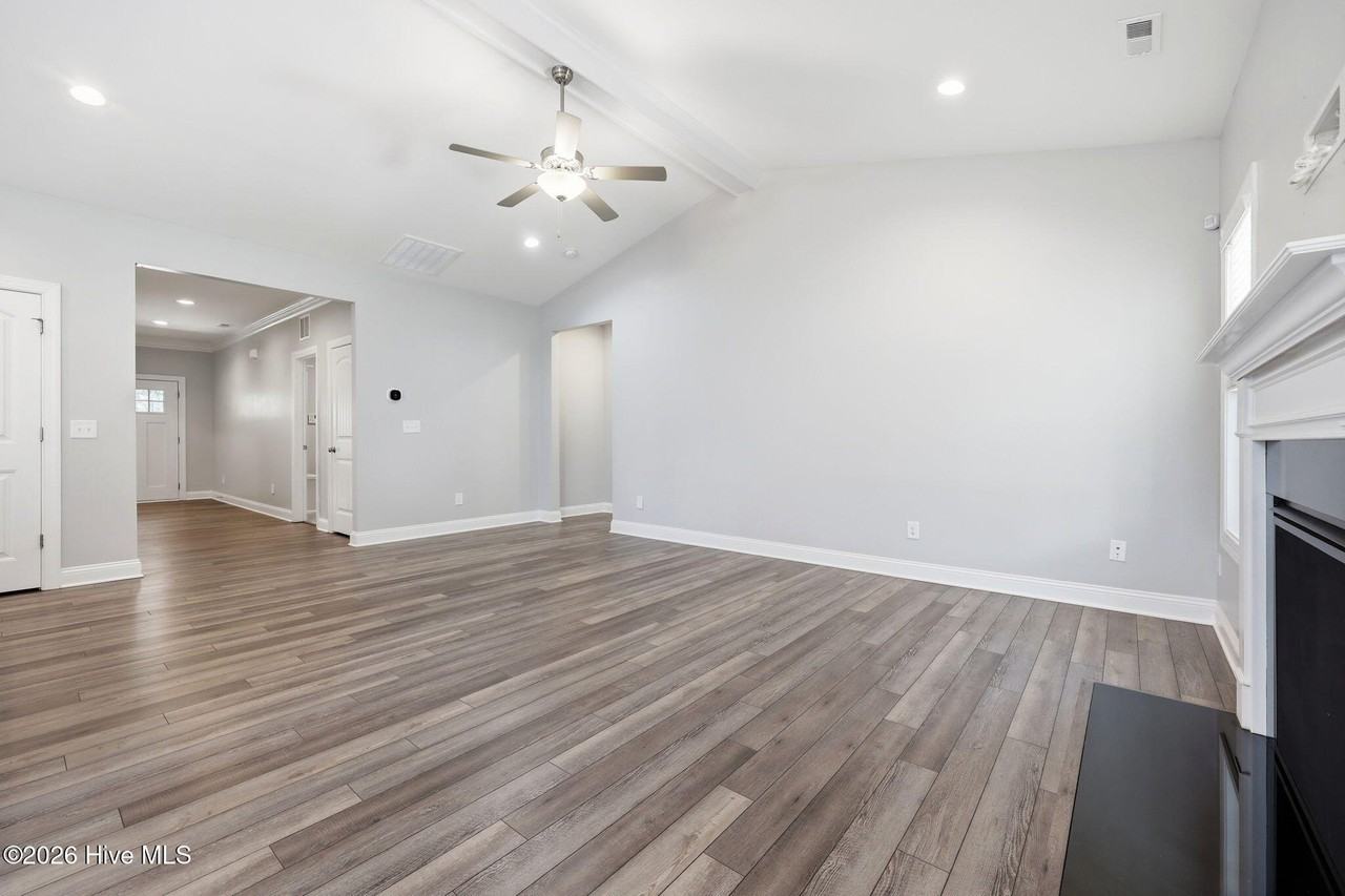 511 Pondpine Ln - Photo 6 of 50