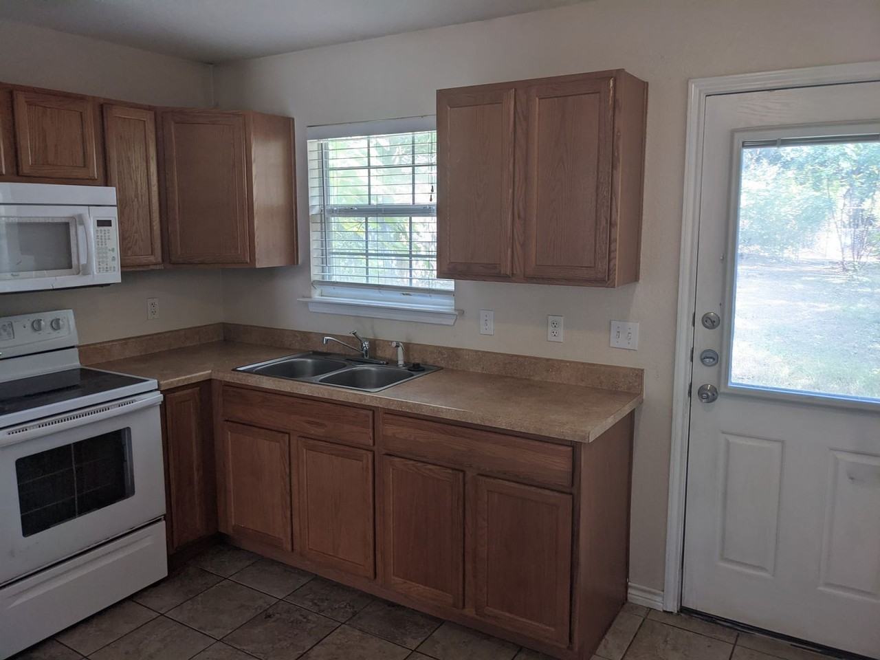 1311 S 55th St - Photo 5 of 13