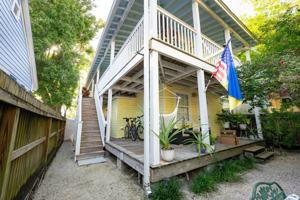 featured image of 904 Terry Ln #4