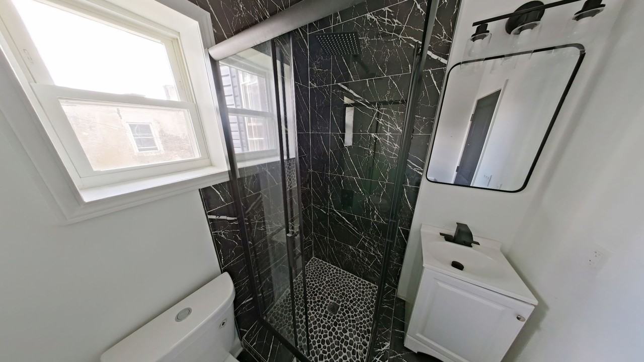 3510 N Mascher St - Photo 6 of 8