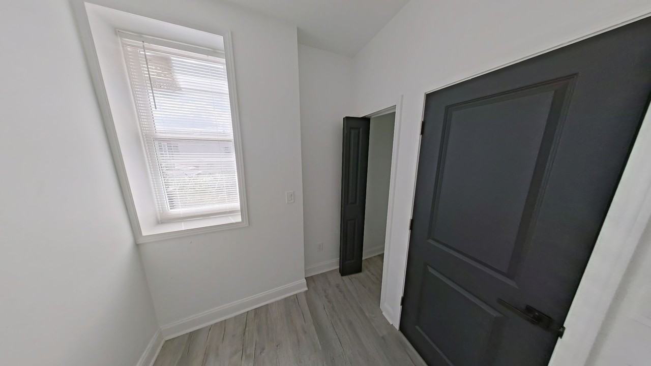 3510 N Mascher St - Photo 7 of 8