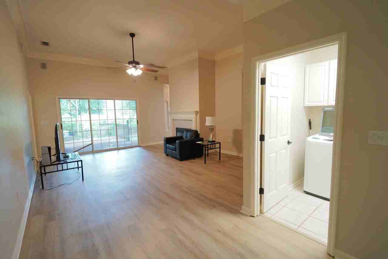 5370 Appledore Ln - Photo 3 of 37