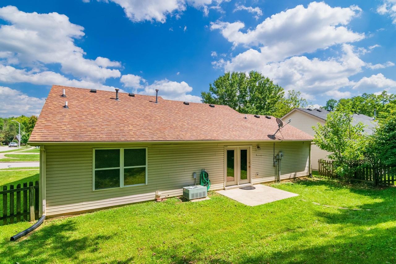 2240 Kenwood Dr - Photo 2 of 2