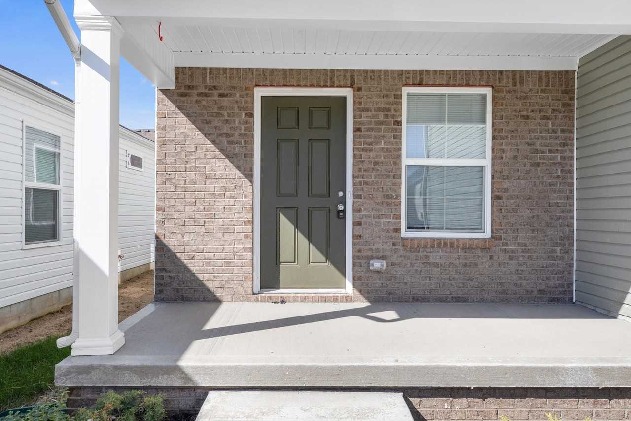8004 Driftwood Loop - Photo 3 of 26