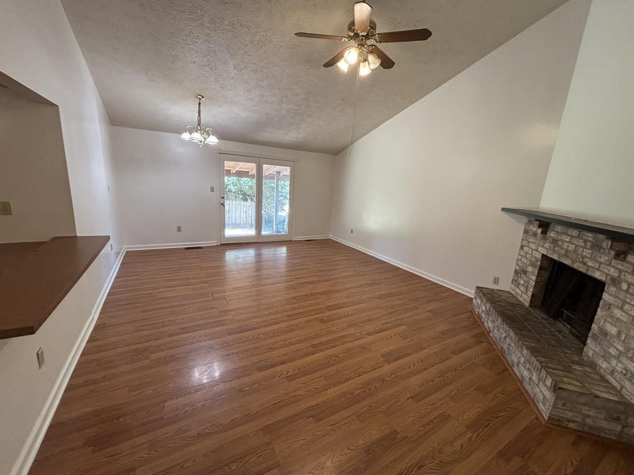 392 Pasadena Dr - Photo 2 of 12