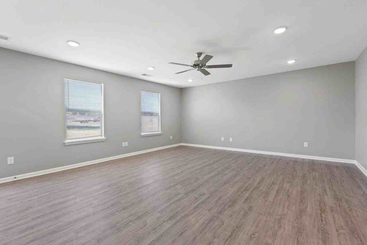 171 Landry Ln - Photo 5 of 17