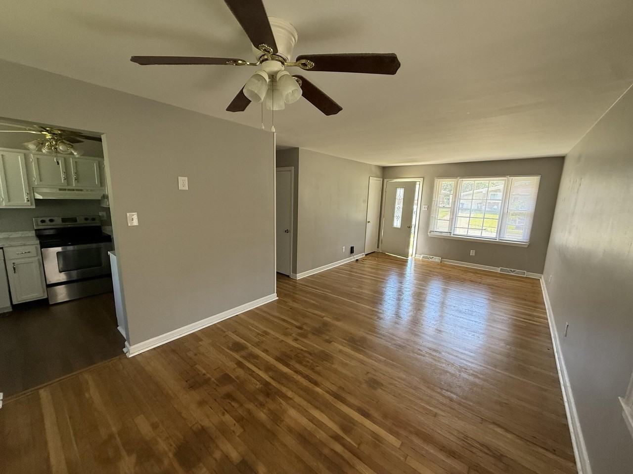 2052 Saint Christopher Dr - Photo 3 of 17