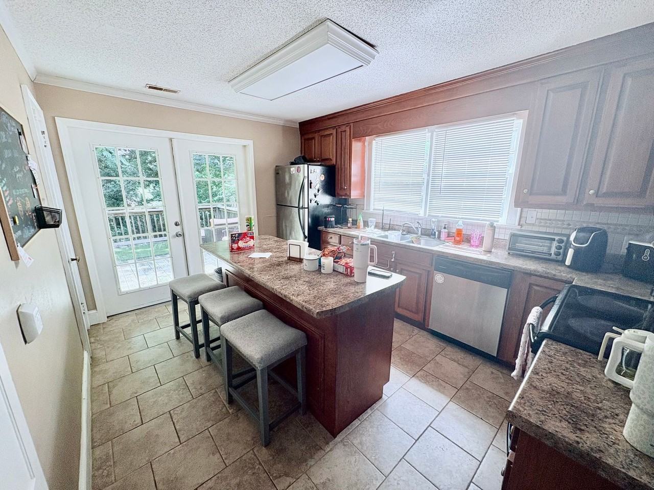 266 Riggs Dr - Photo 6 of 23
