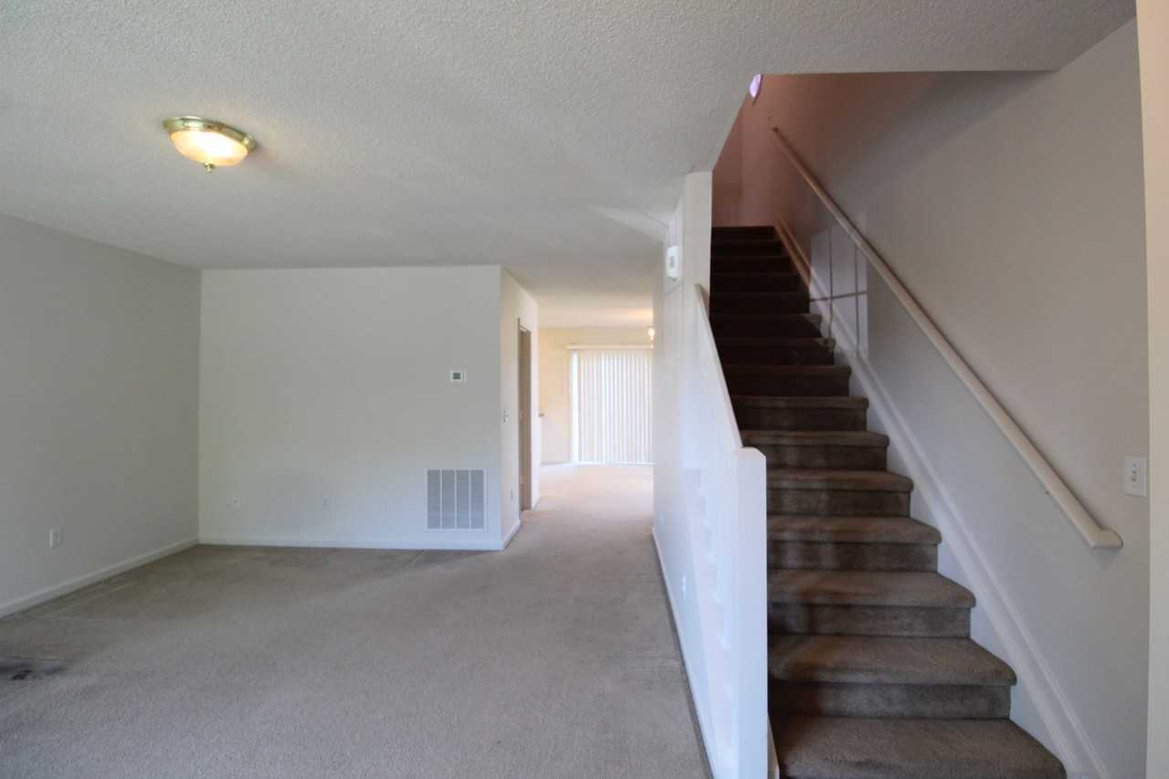 1036 John Hancock Pl - Photo 4 of 31
