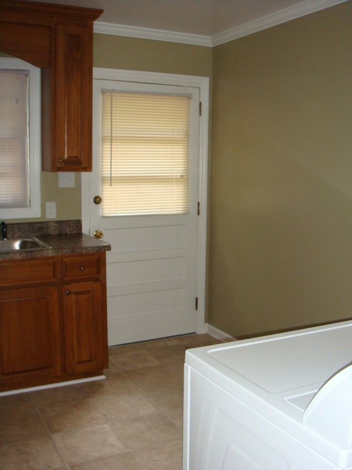 400 W College St - Photo 6 of 15