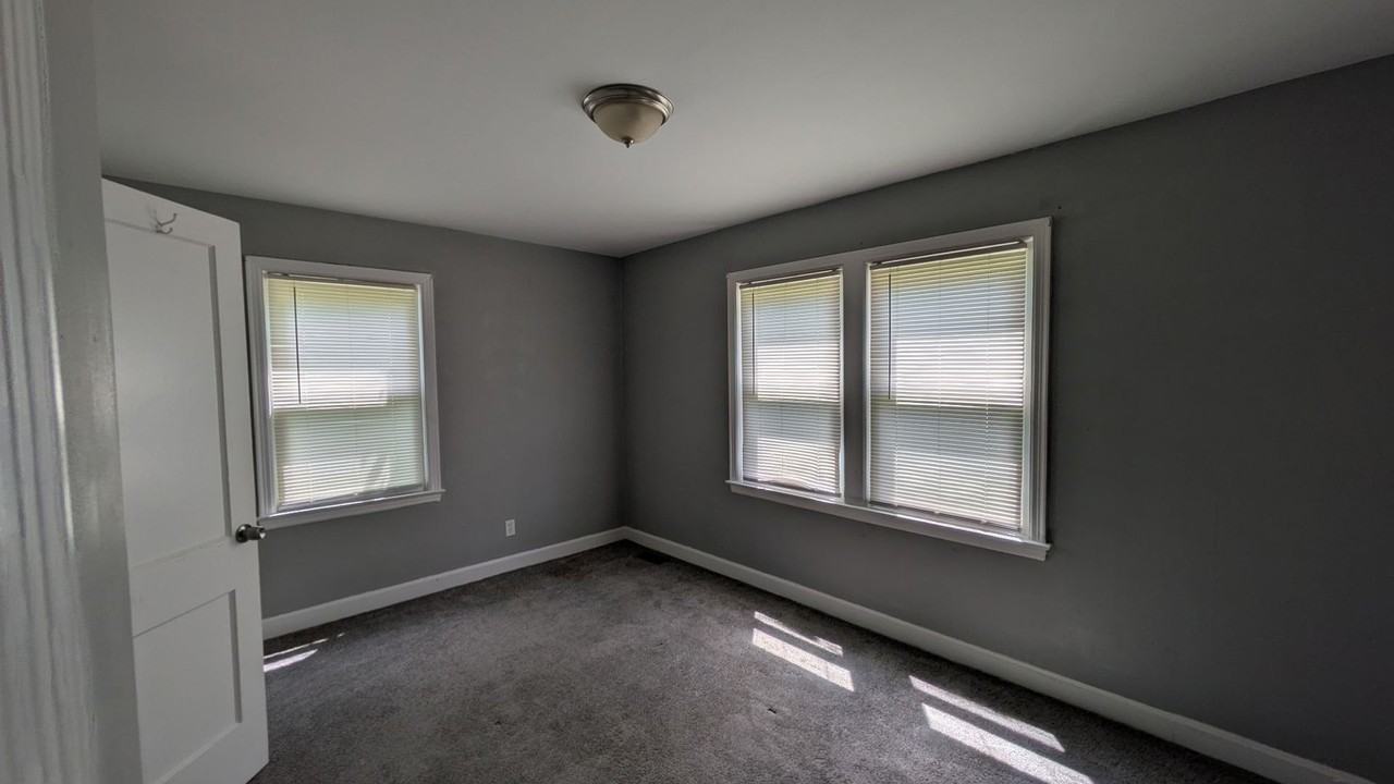 3213 S Ash Ave - Photo 4 of 8