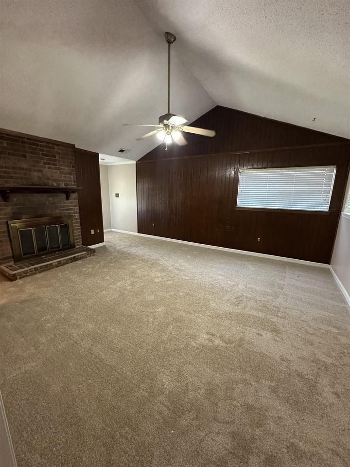 7032 Pam Dr - Photo 4 of 11