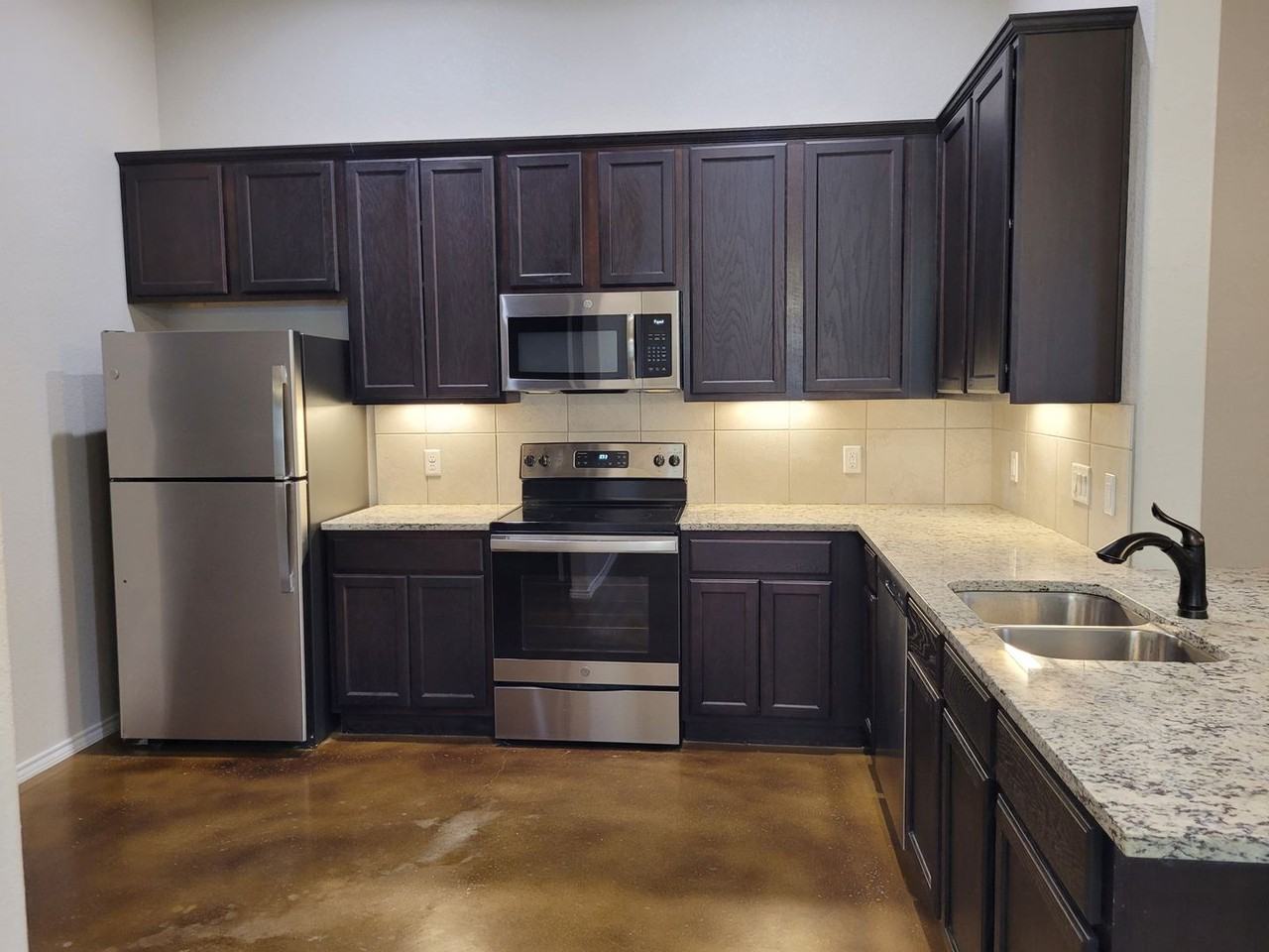 1143 Stanley Way - Photo 2 of 13