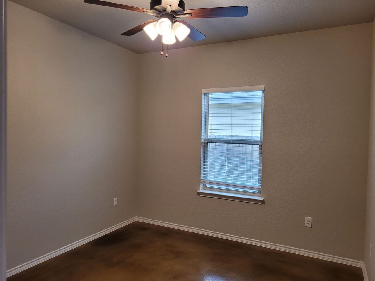 1143 Stanley Way - Photo 5 of 13
