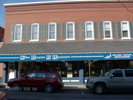 featured image of 221 Elm St