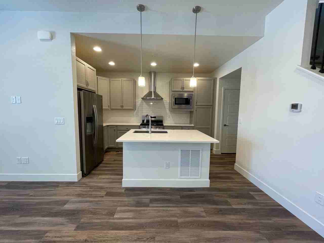 2215 Village Green Way - Photo 5 of 26