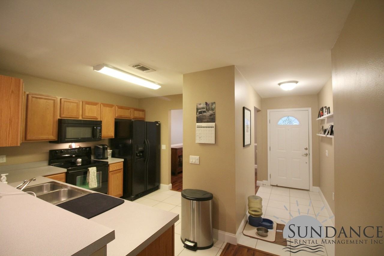 1719 Pine Ave - Photo 2 of 14
